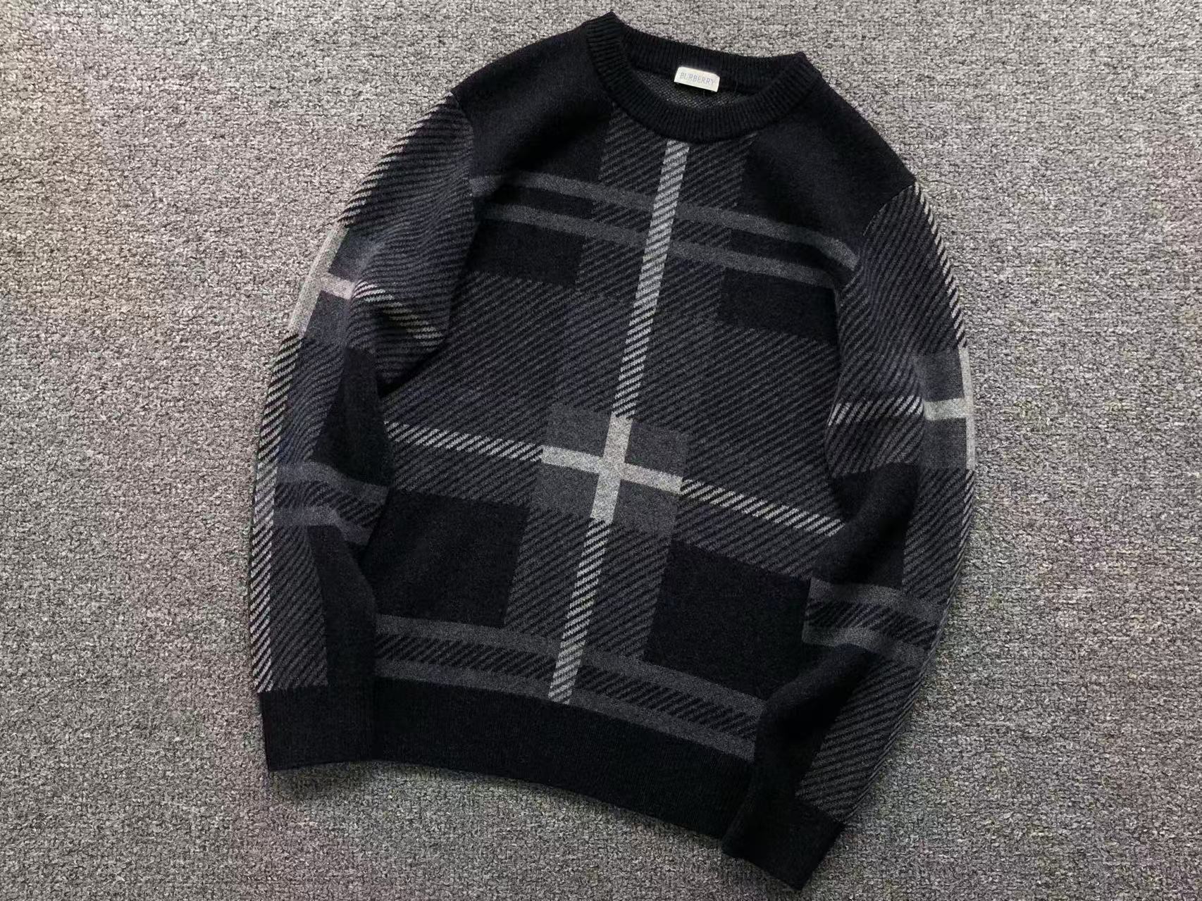 B - SWEATER