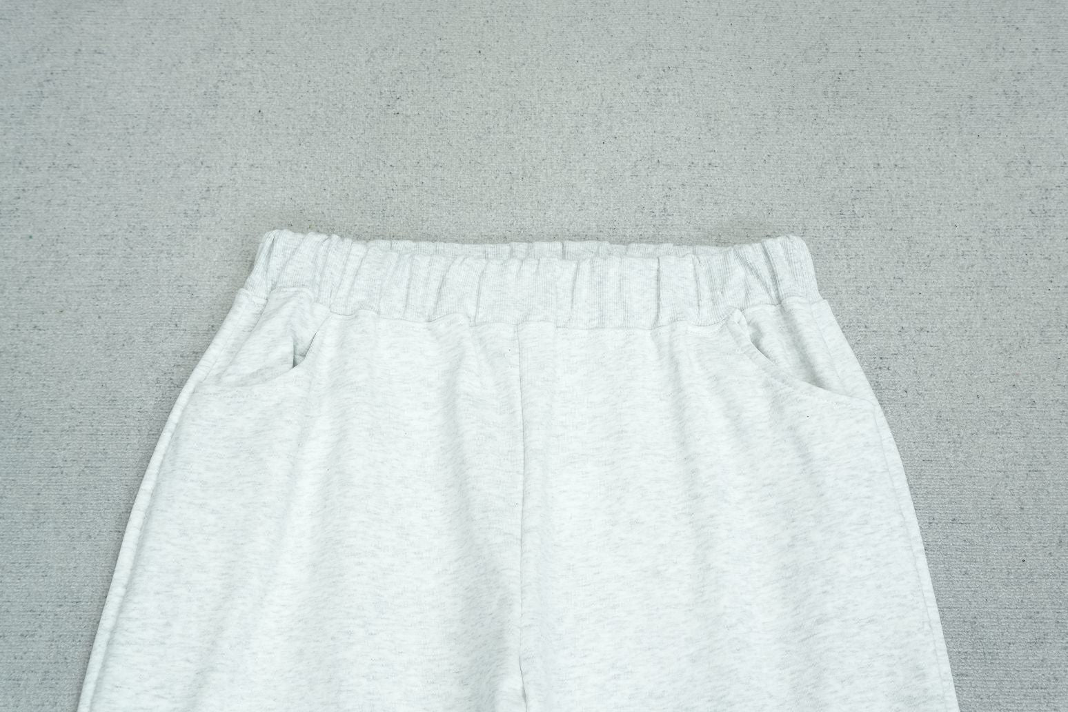 S - SWEATPANTS