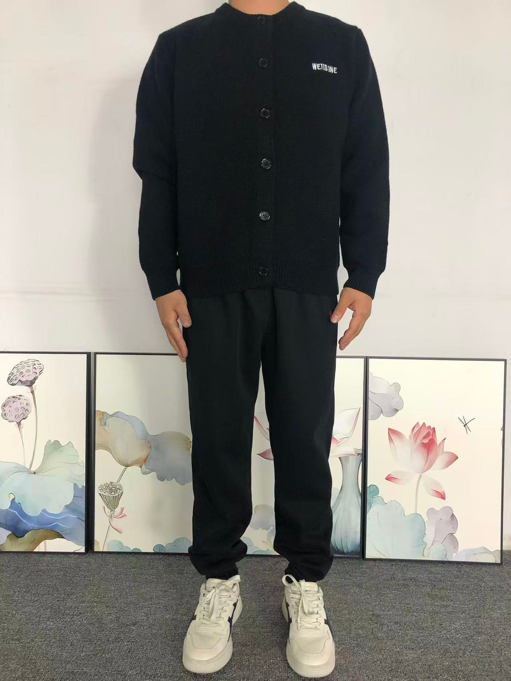 W - SWEATER