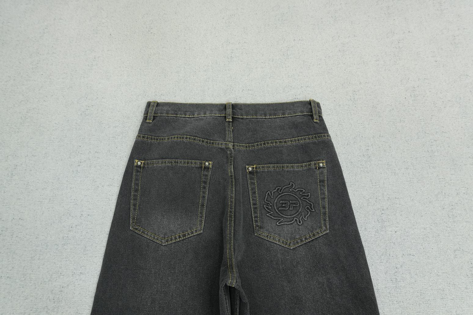 B - JEANS