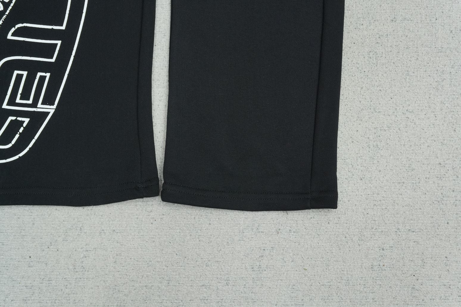 C - SWEATPANTS