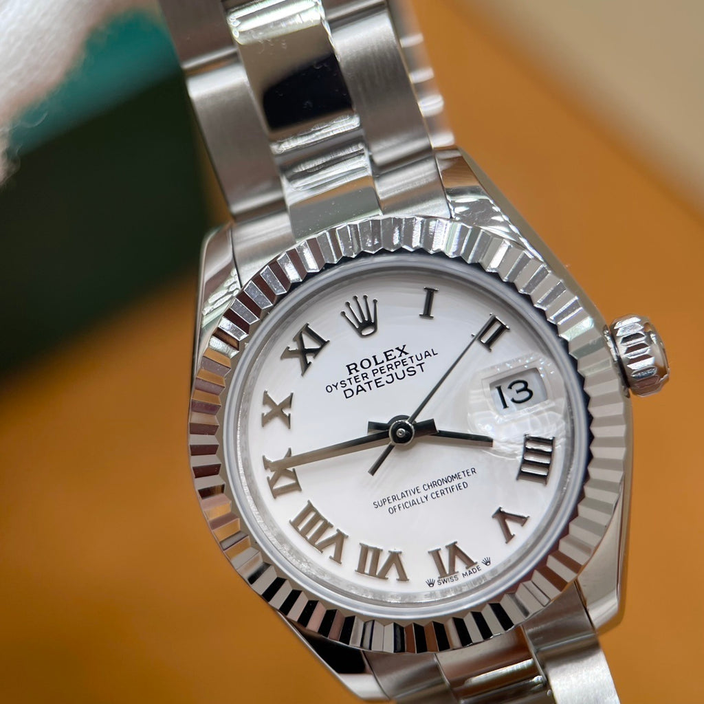 M - Watch