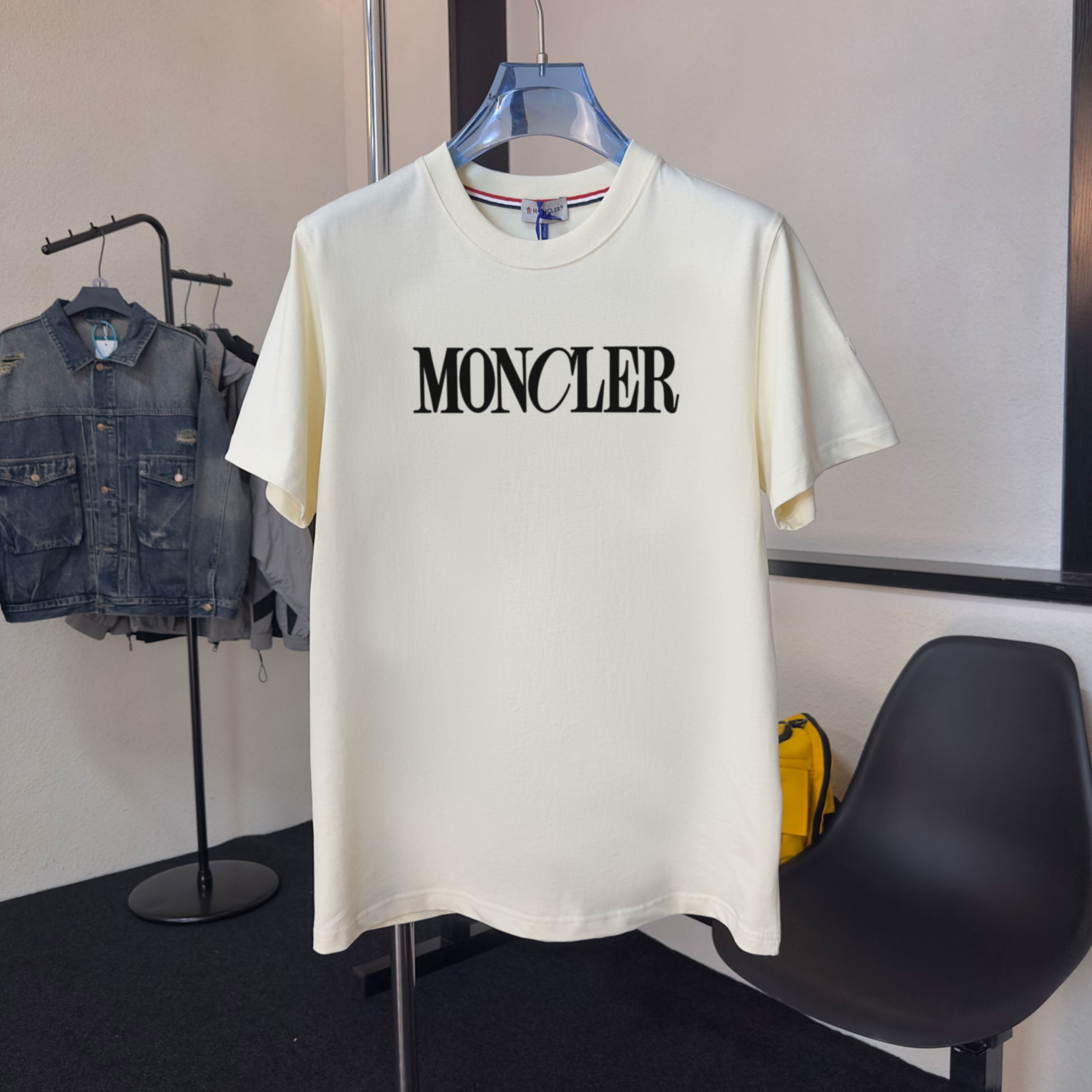 M - TSHIRT
