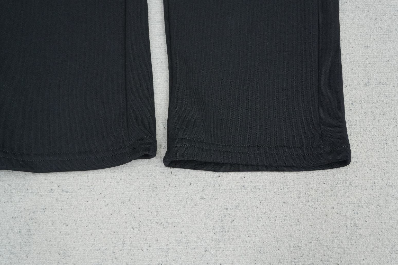 C - SWEATPANTS