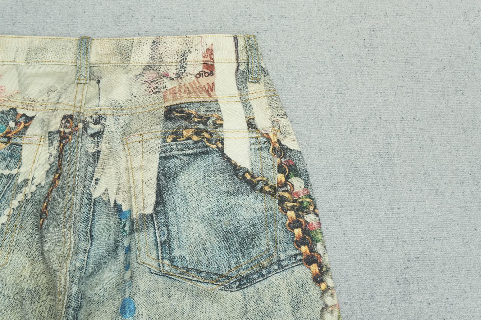 A - JEANS
