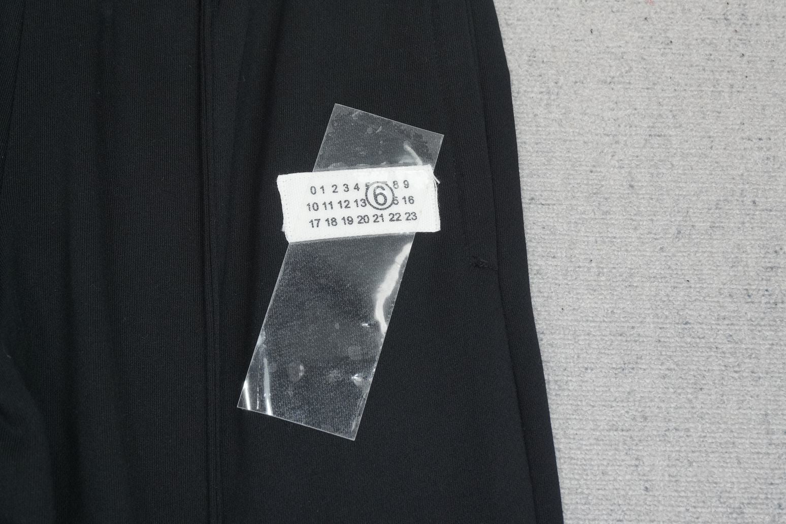 M - SWEATPANTS