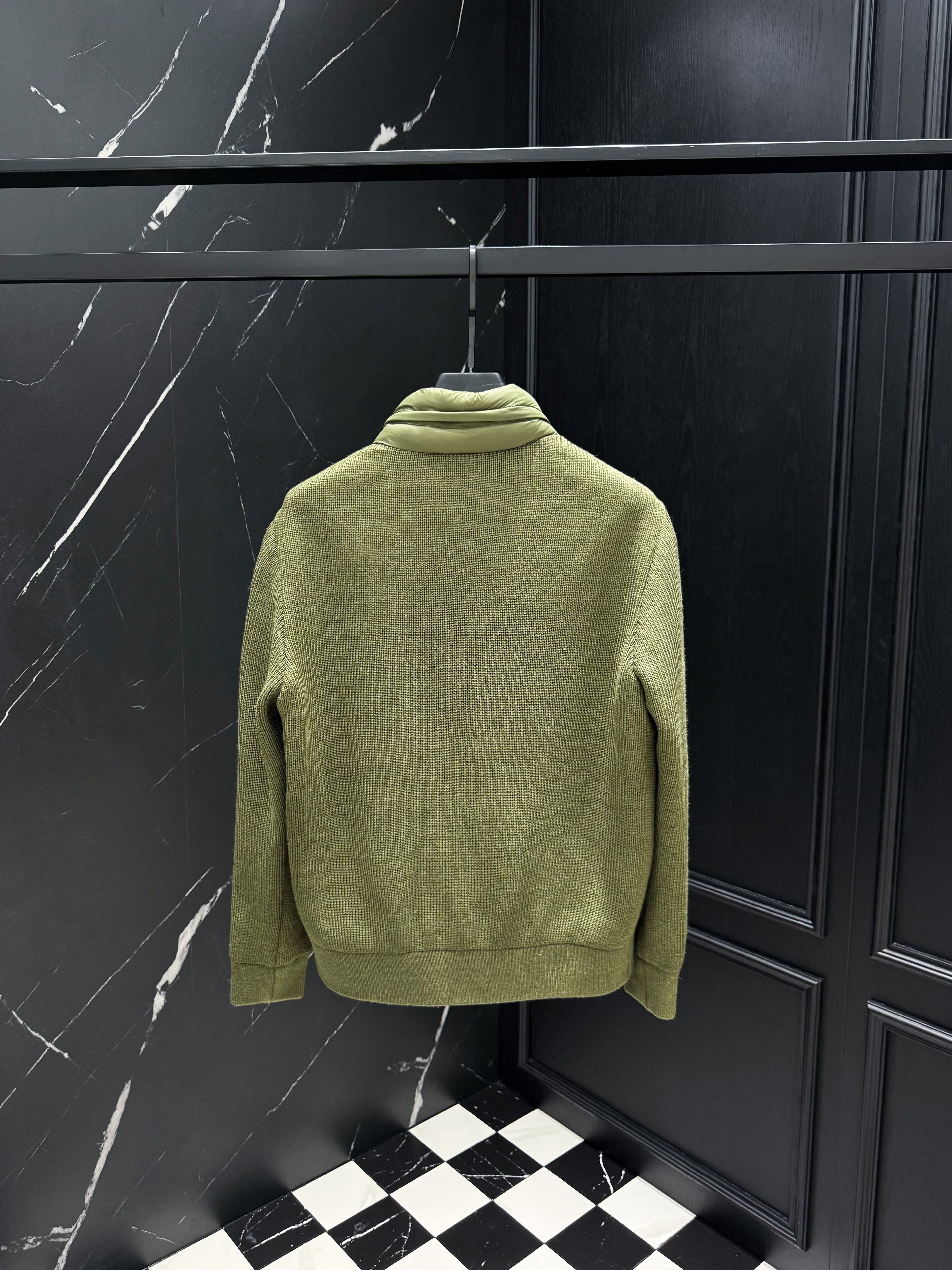 V - CARDIGAN