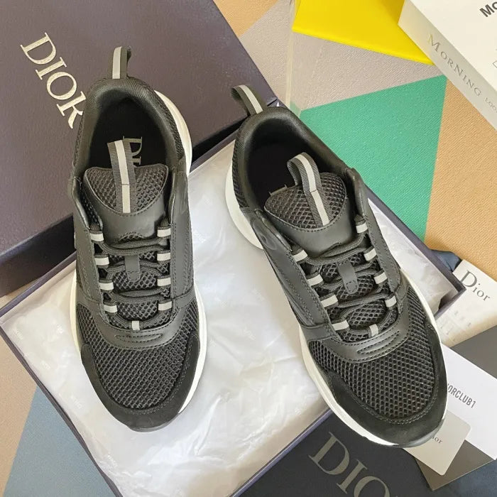 D - SNEAKERS