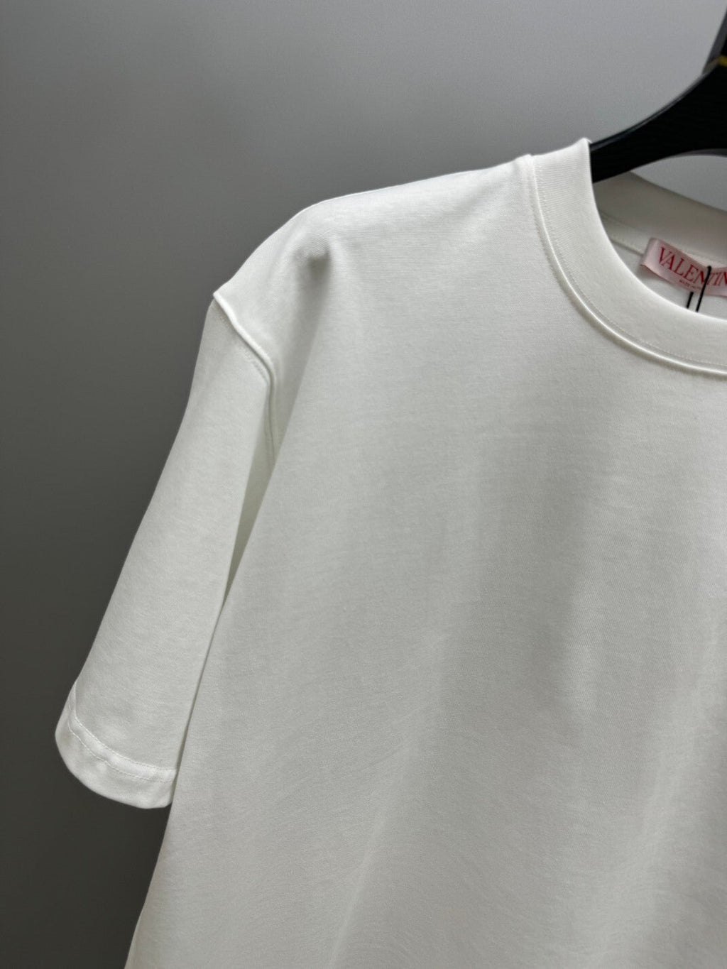 V - TSHIRT