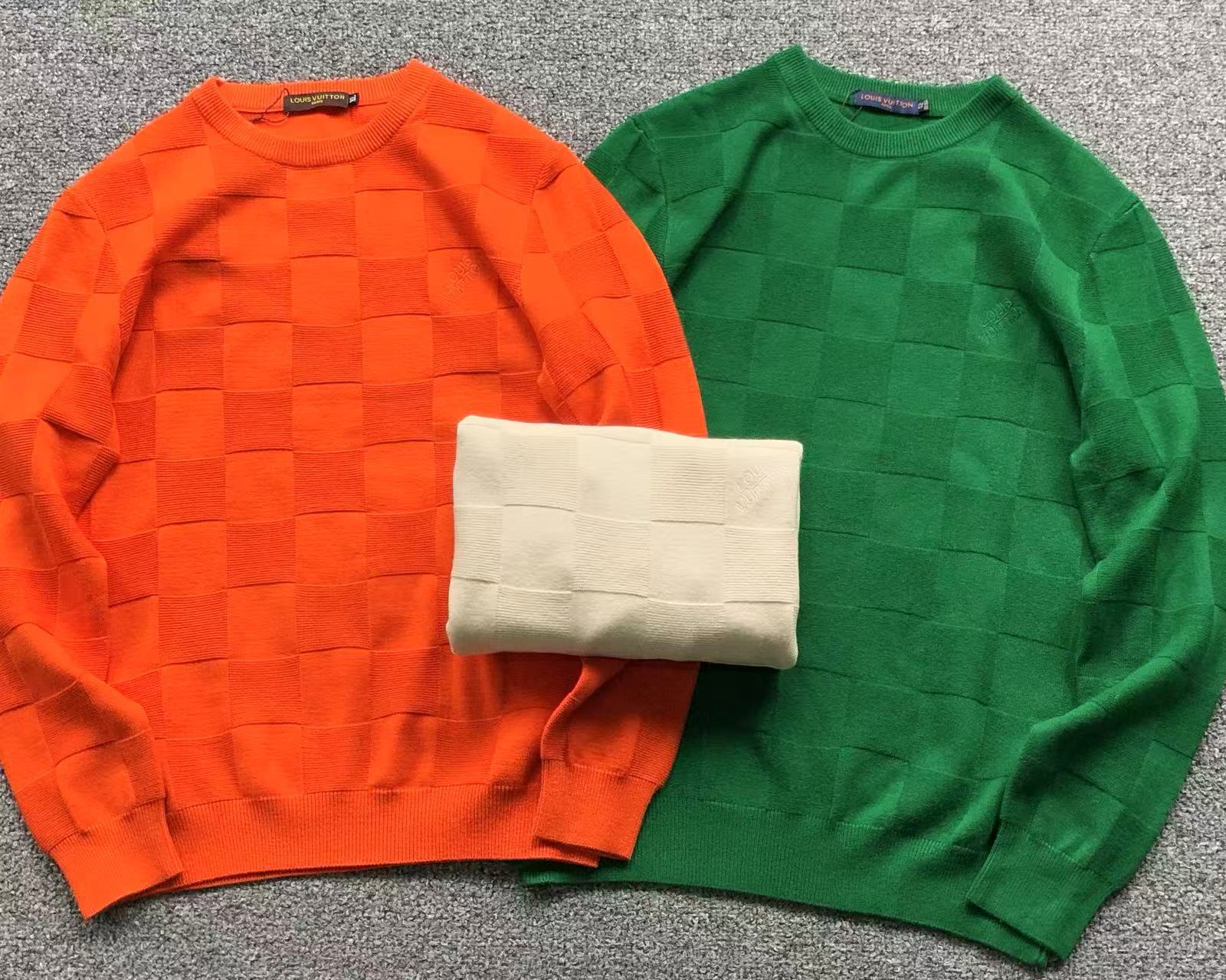 L - SWEATER