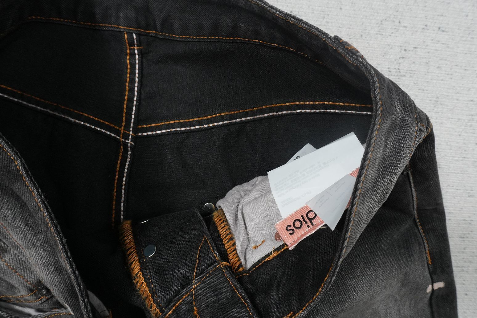 A - JEANS