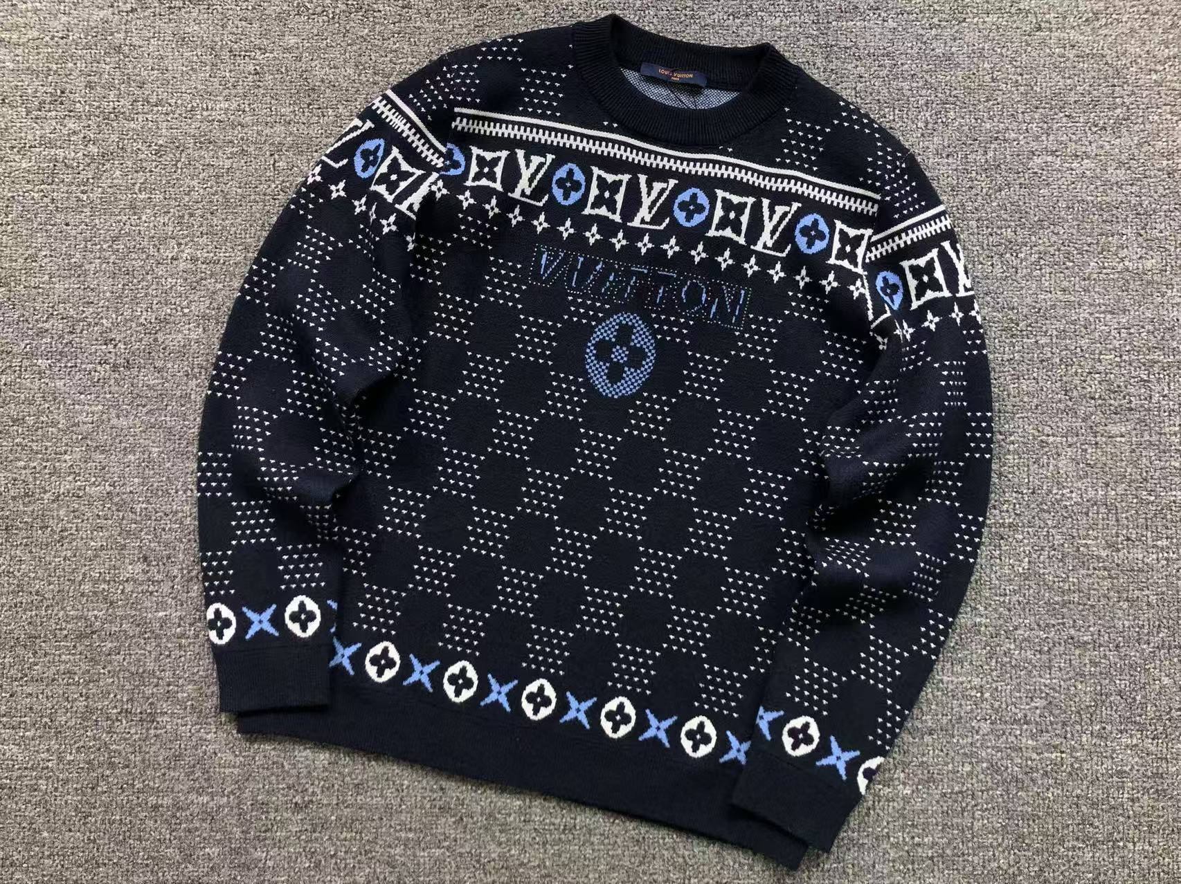L - SWEATER
