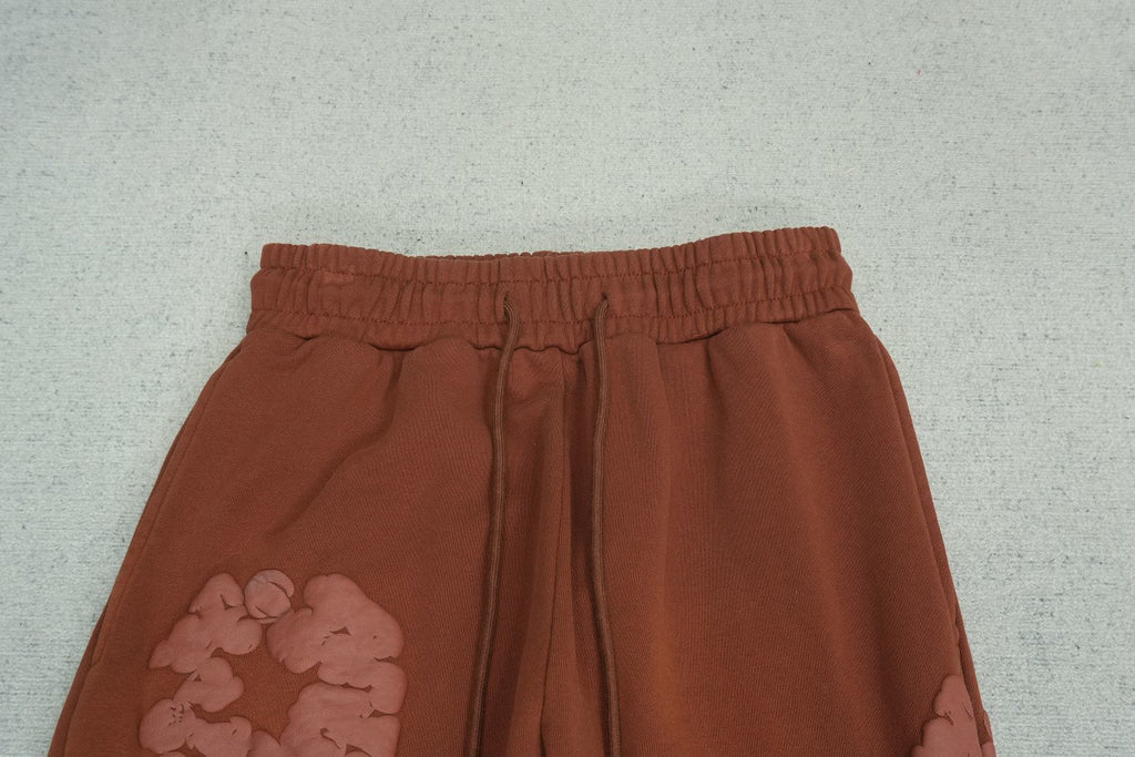 D - SWEATPANTS