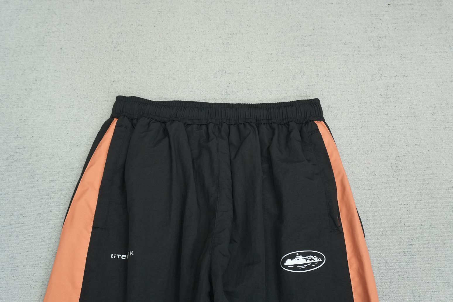 C - SWEATPANTS