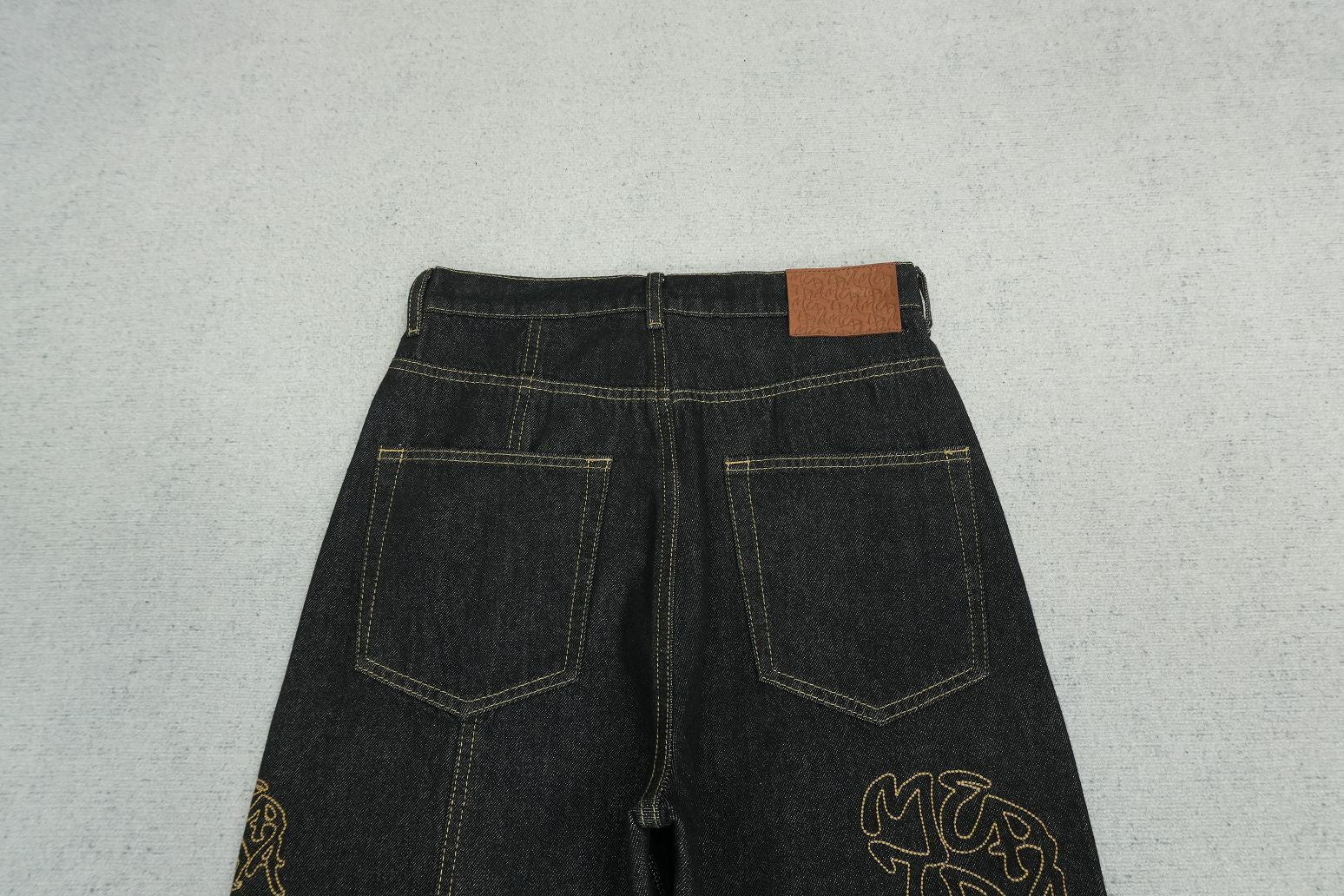 M - JEANS