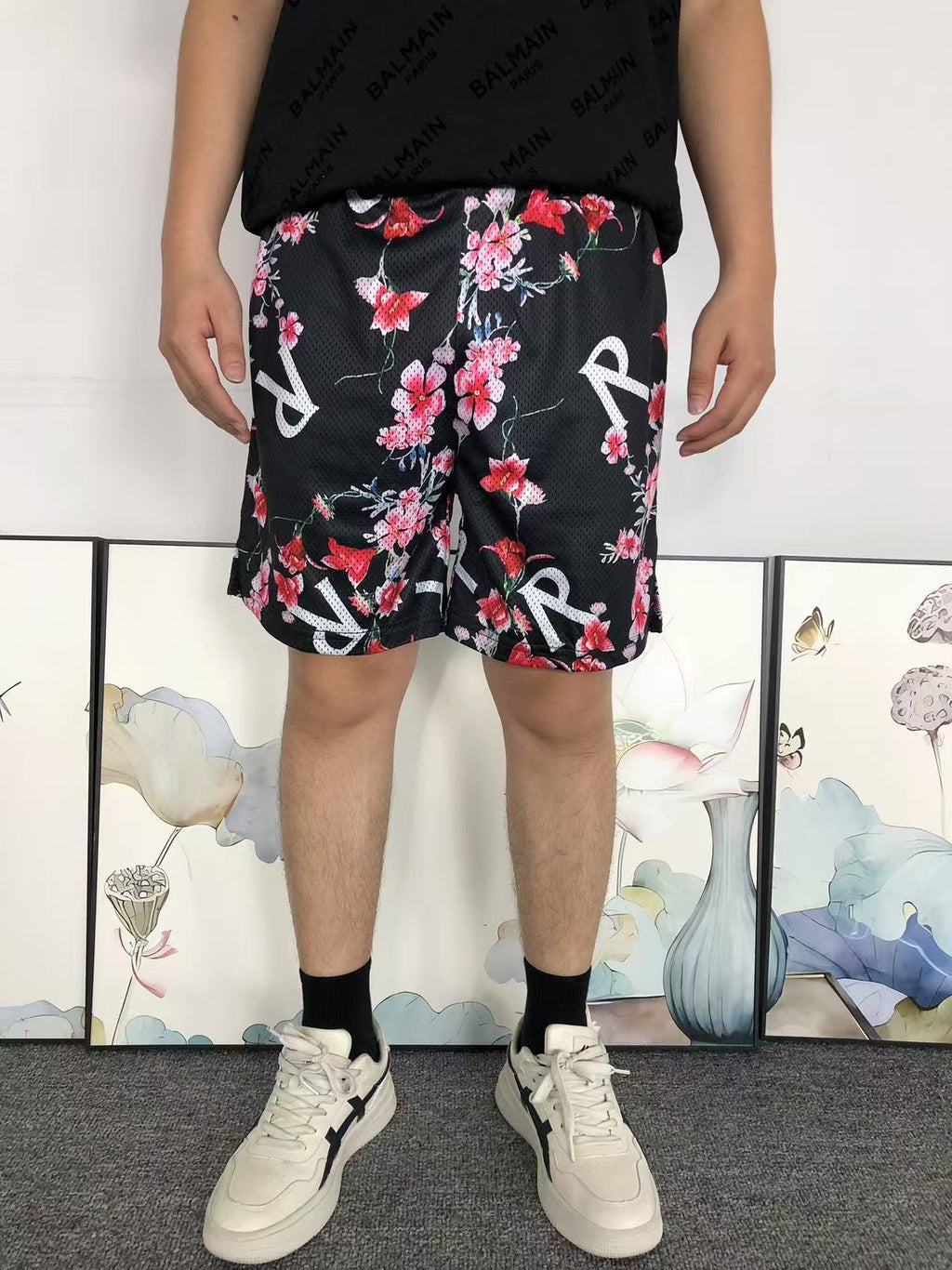 R - SHORTS