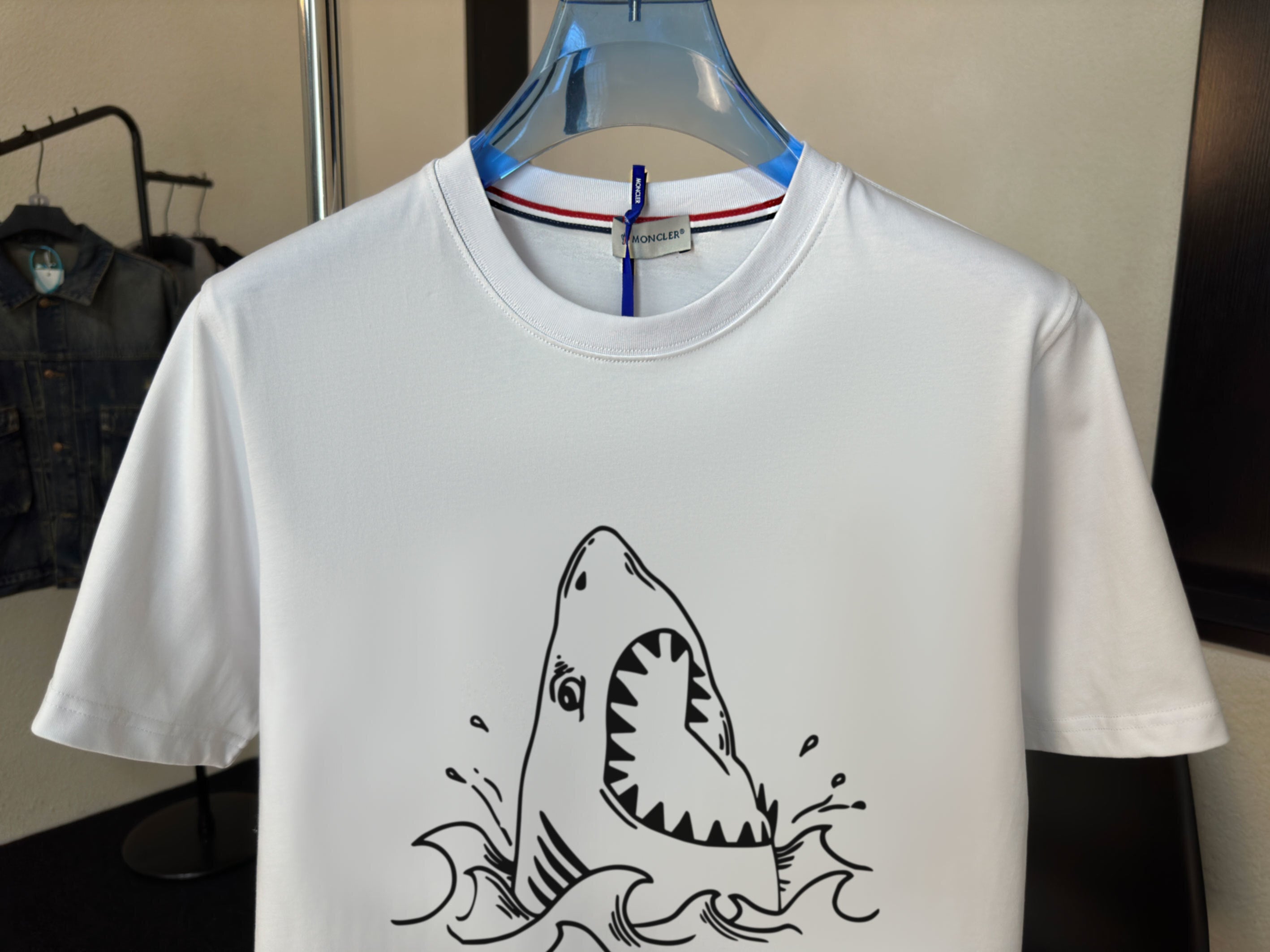 M - TSHIRT