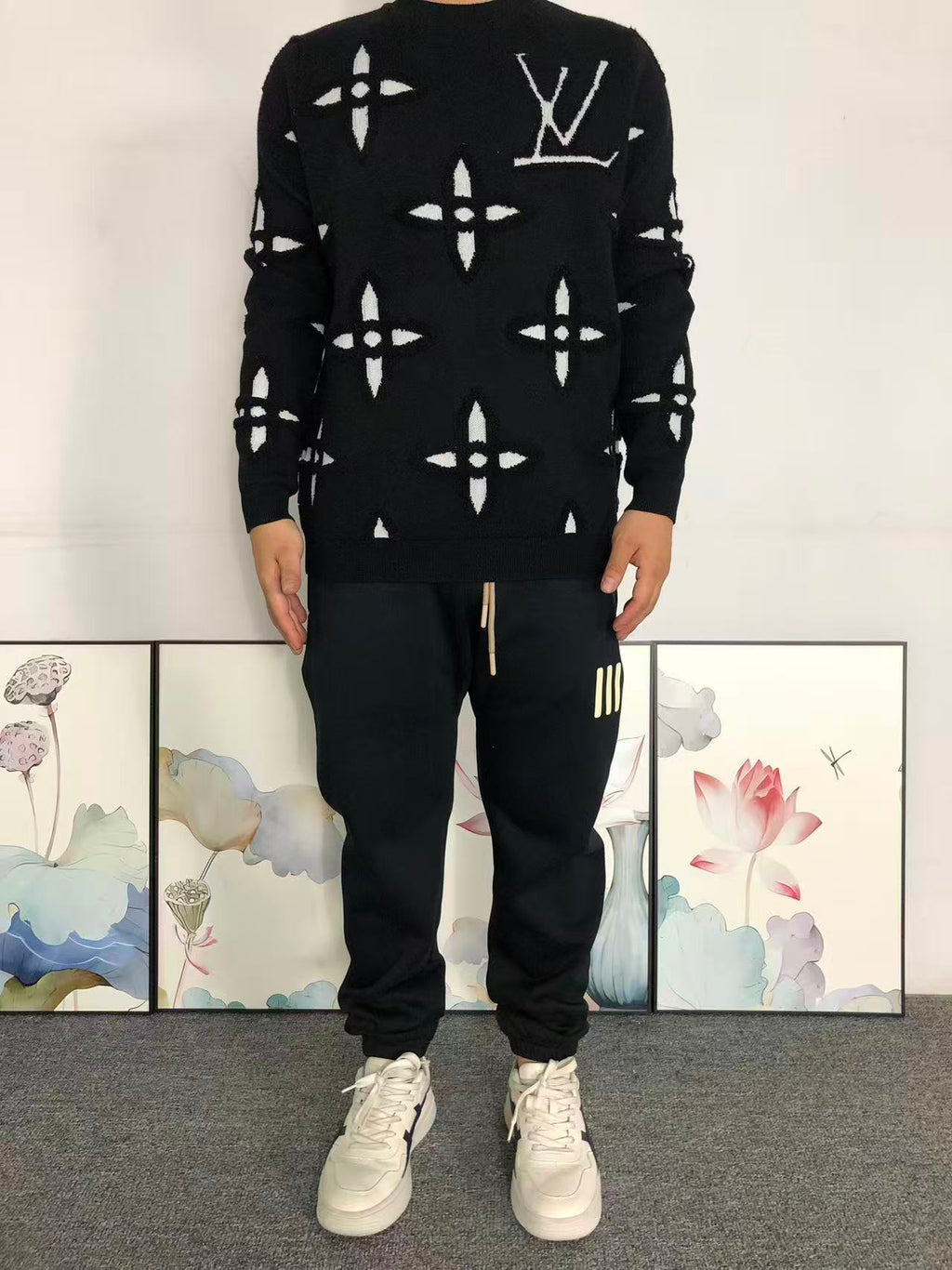 L - SWEATER