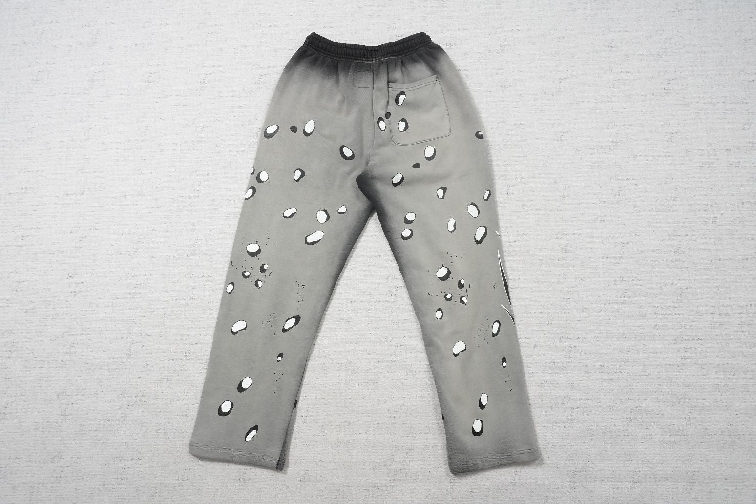 H - SWEATPANTS