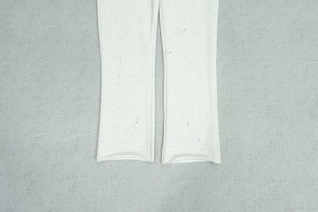 F - SWEATPANTS