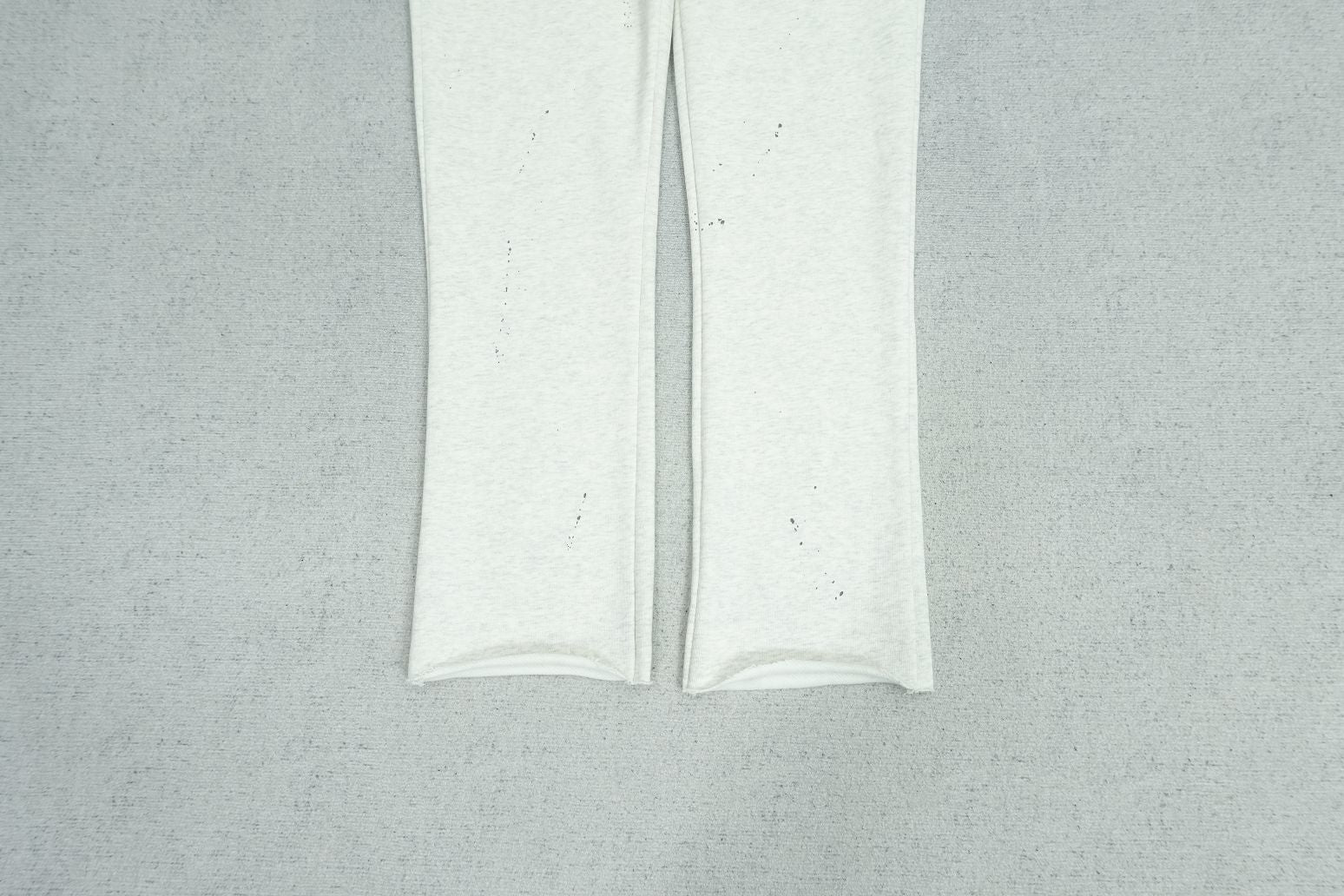 F - SWEATPANTS