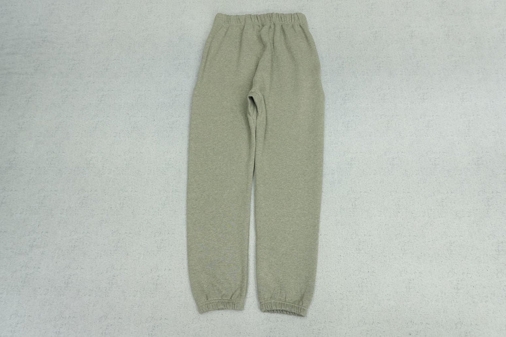 F - SWEATPANTS