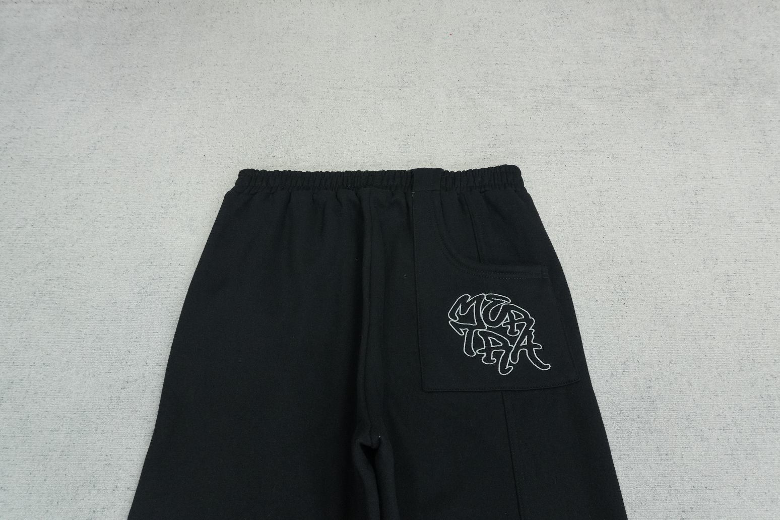 M - SWEATPANTS