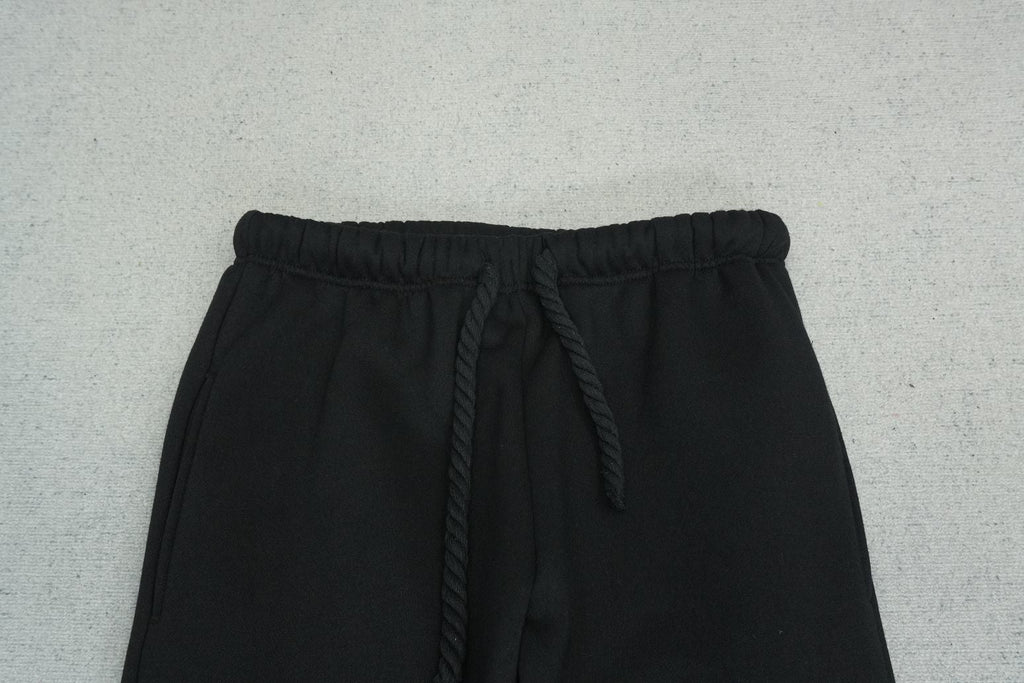 S - SWEATPANTS