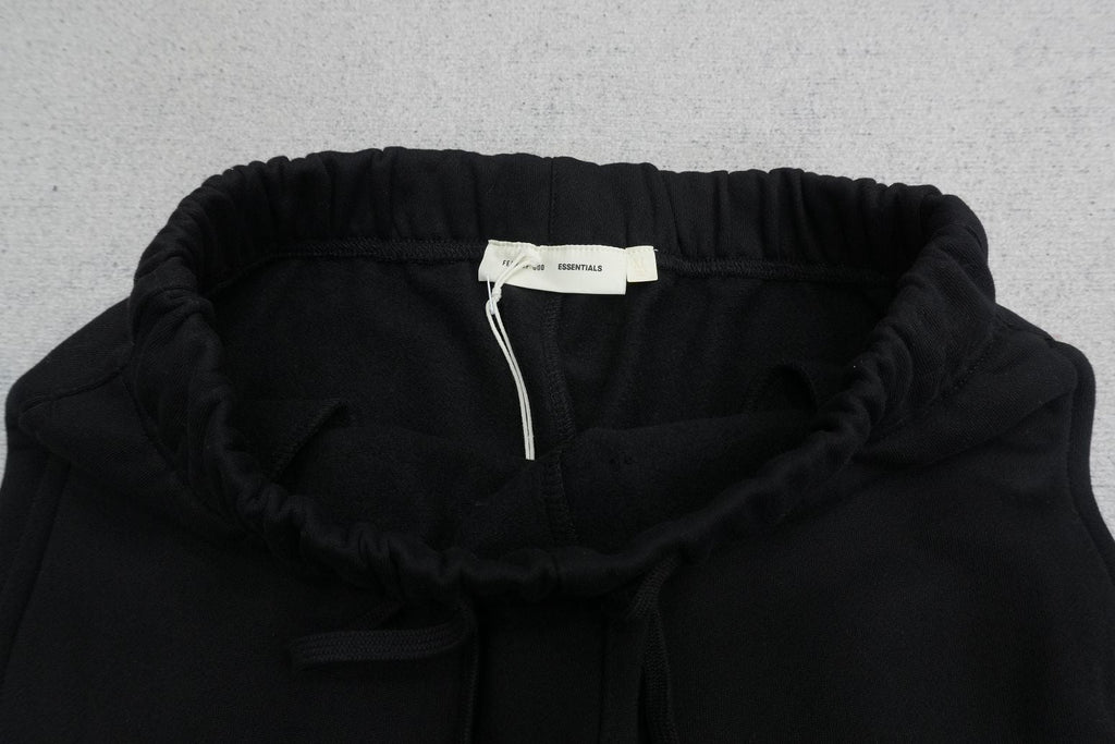 F - SWEATPANTS