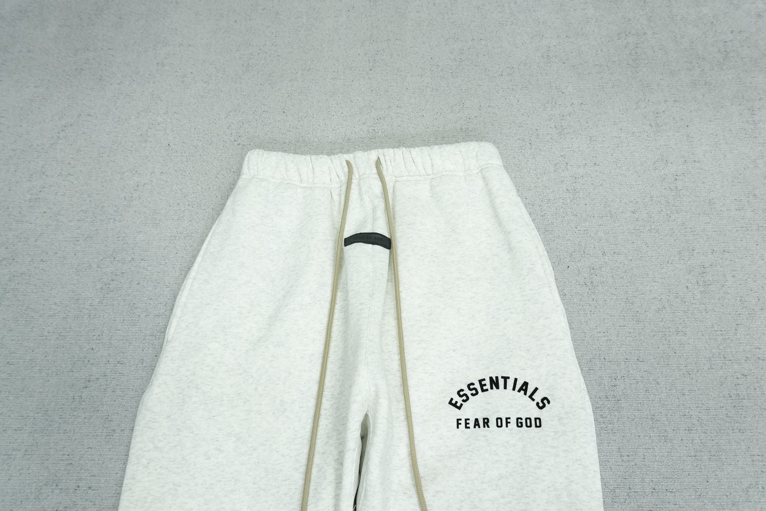 F - SWEATPANTS