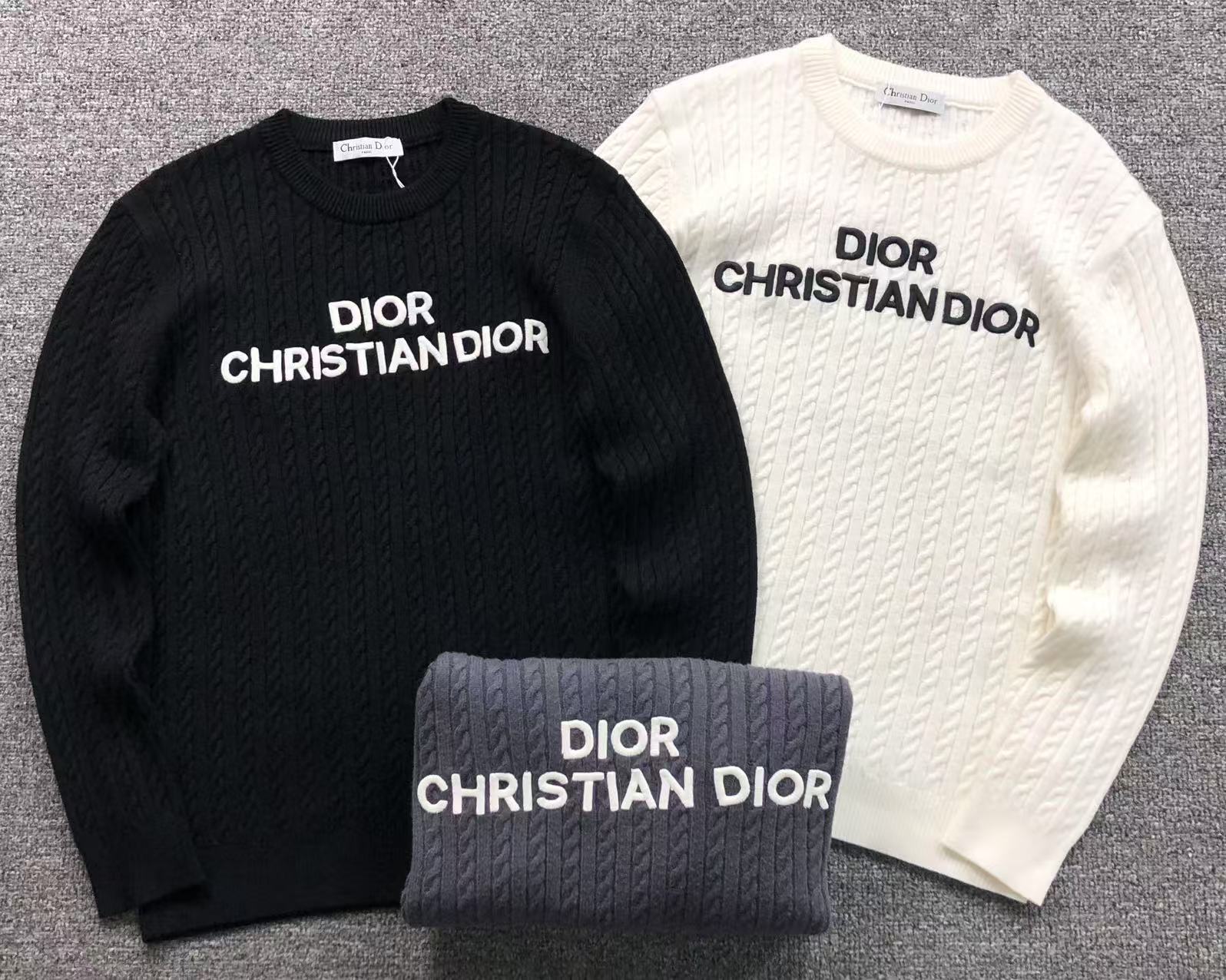 D - SWEATER