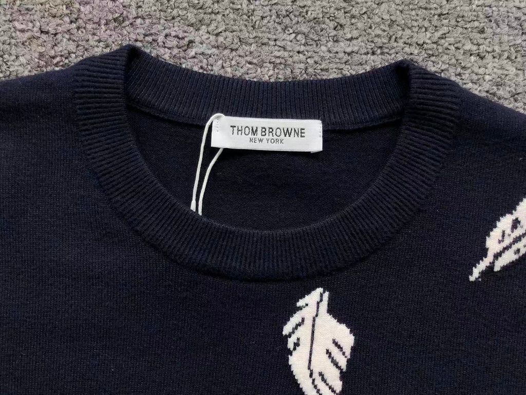 T - SWEATER