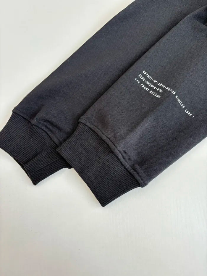 M  - SWEATER