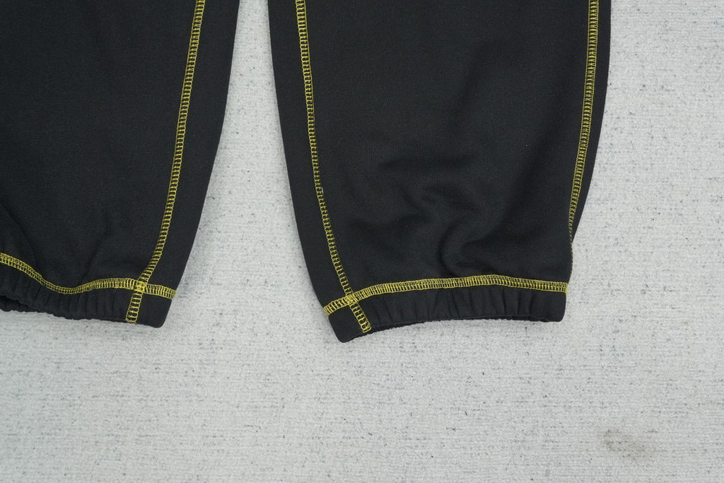 C - SWEATPANTS