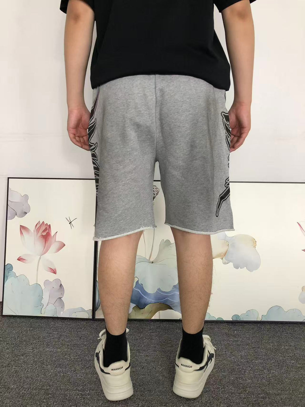 M - SHORTS
