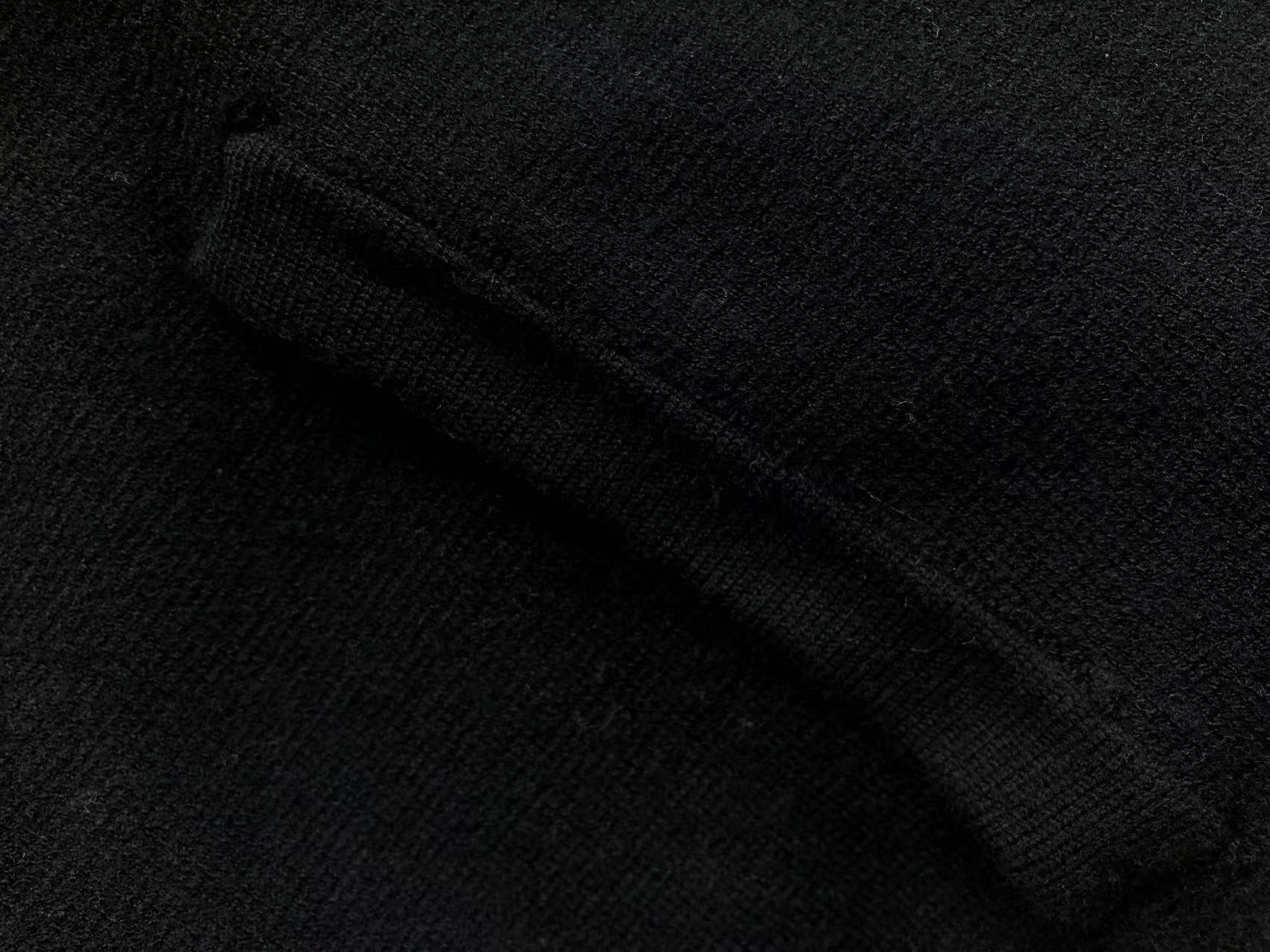 C - SWEATER