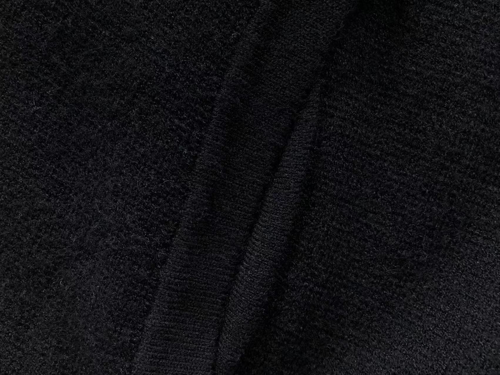 C - SWEATER