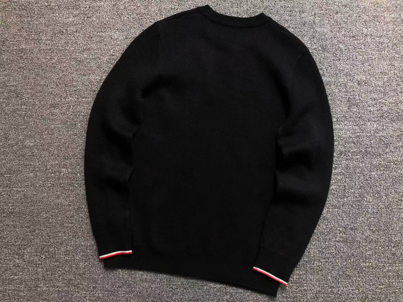 M - SWEATER