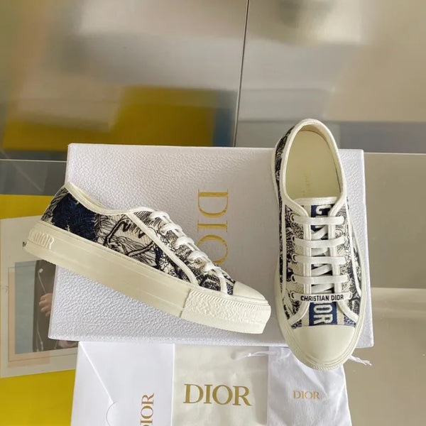 D - SNEAKERS