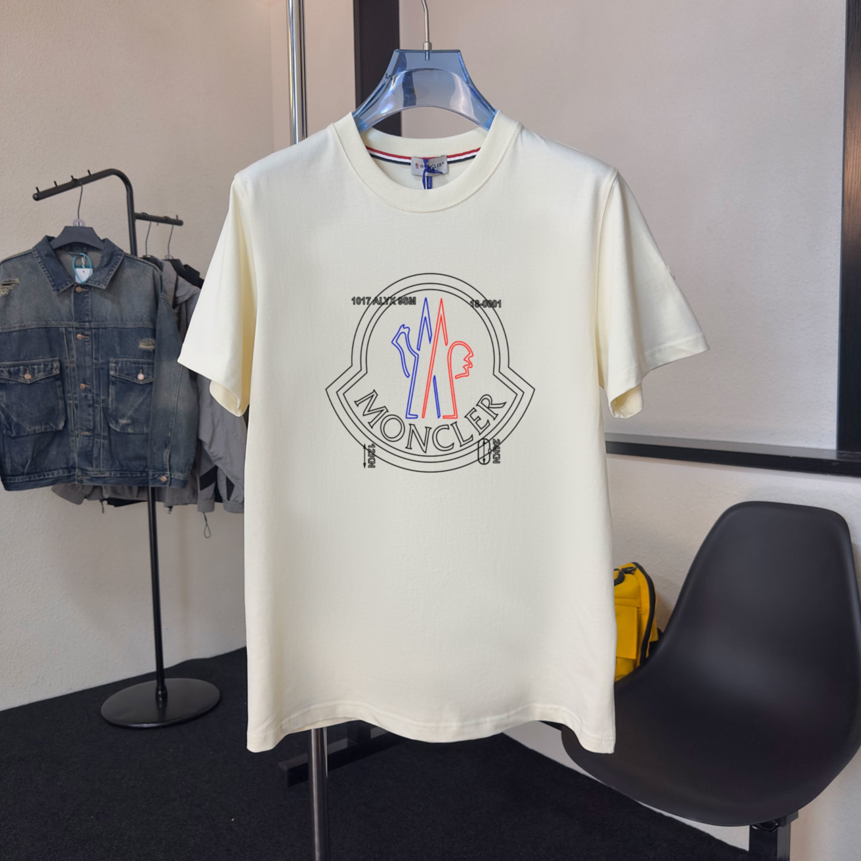 M - TSHIRT