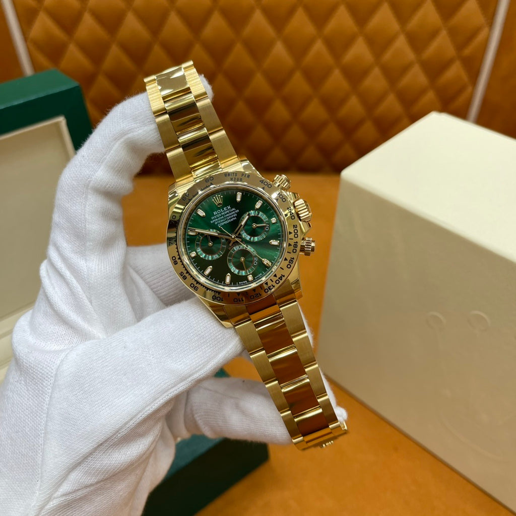 M - Watch