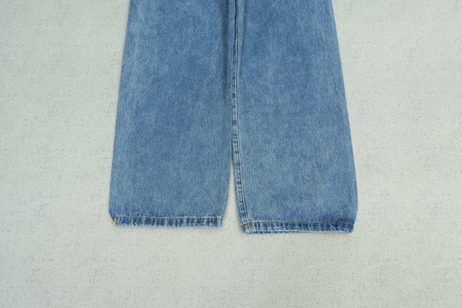 F - SWEATPANTS