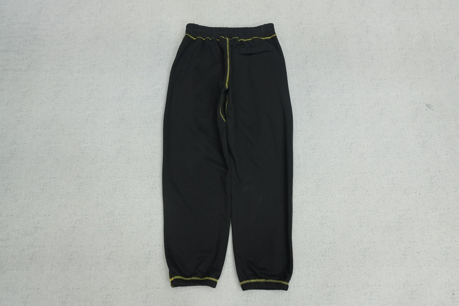 C - SWEATPANTS