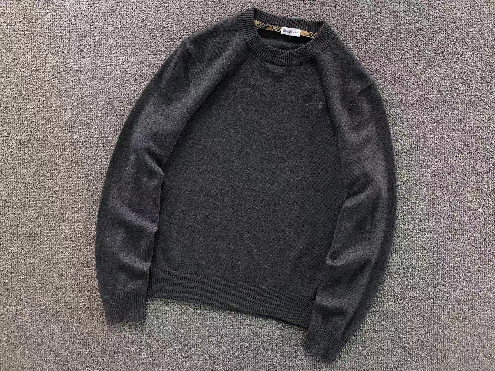 B - SWEATER