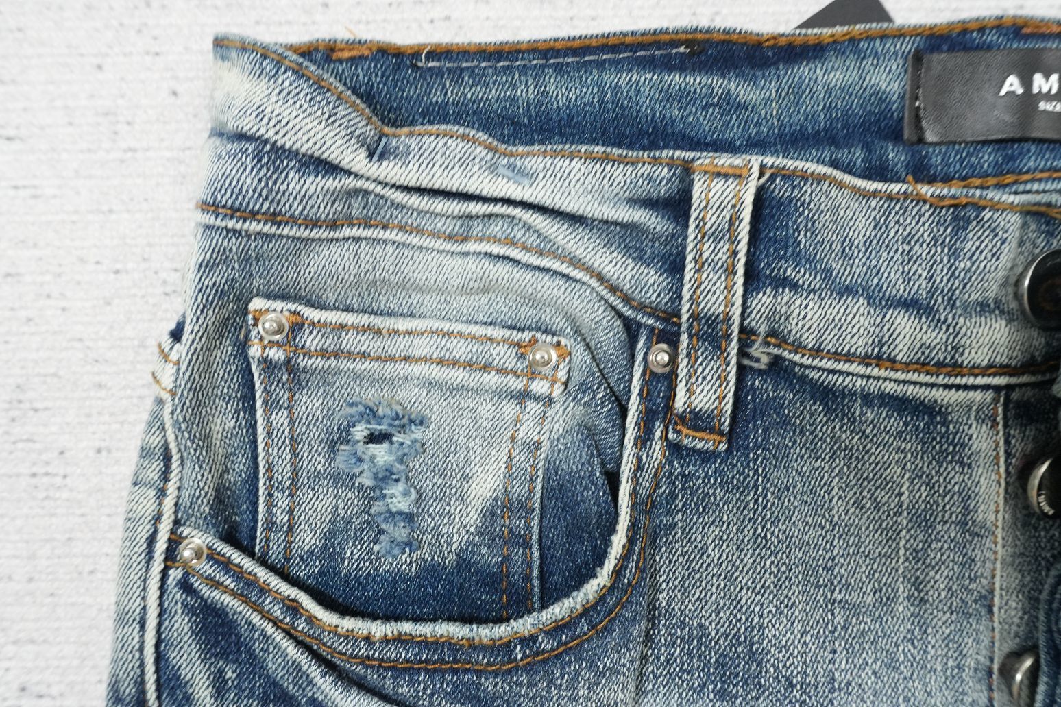 A - JEANS