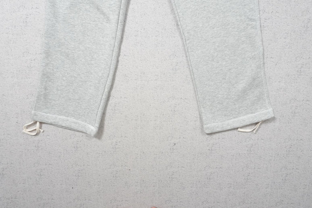 L - SWEATPANTS