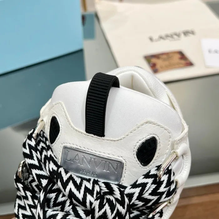 L - SNEAKERS