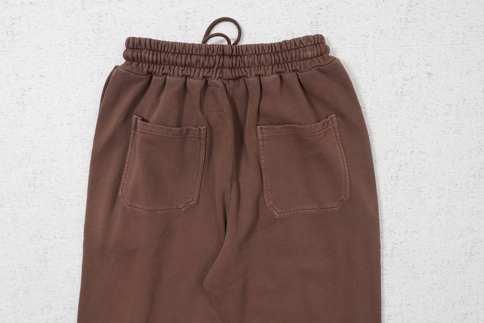 H - SWEATPANTS