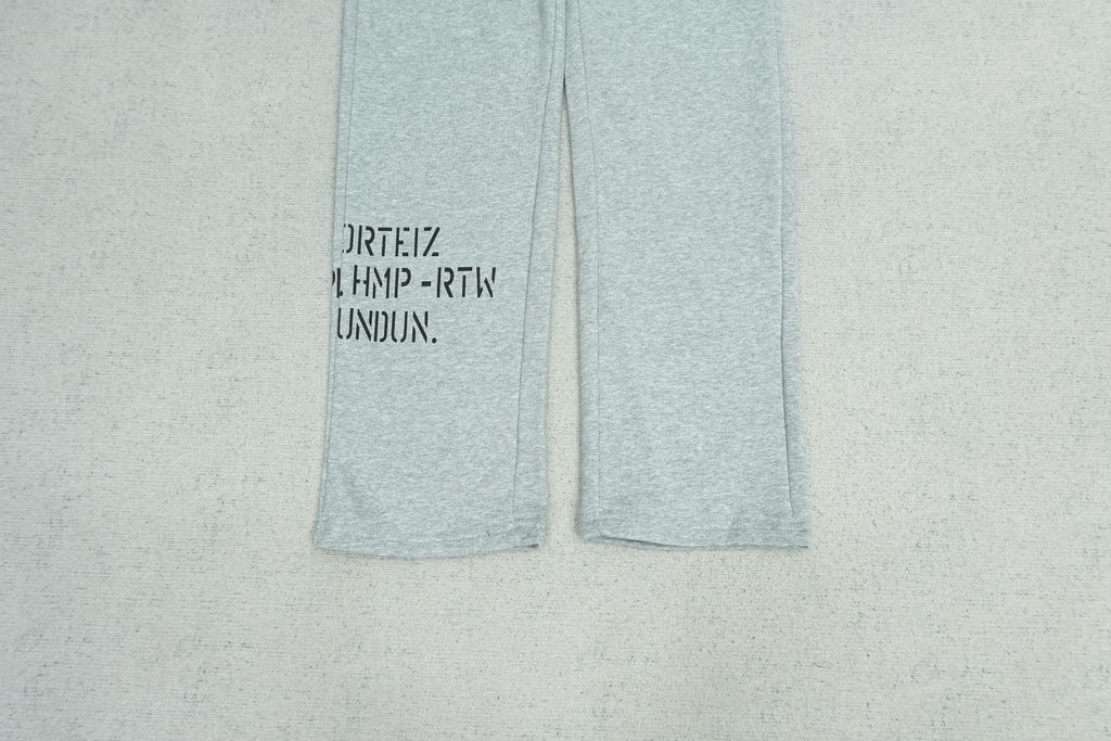 C - SWEATPANTS