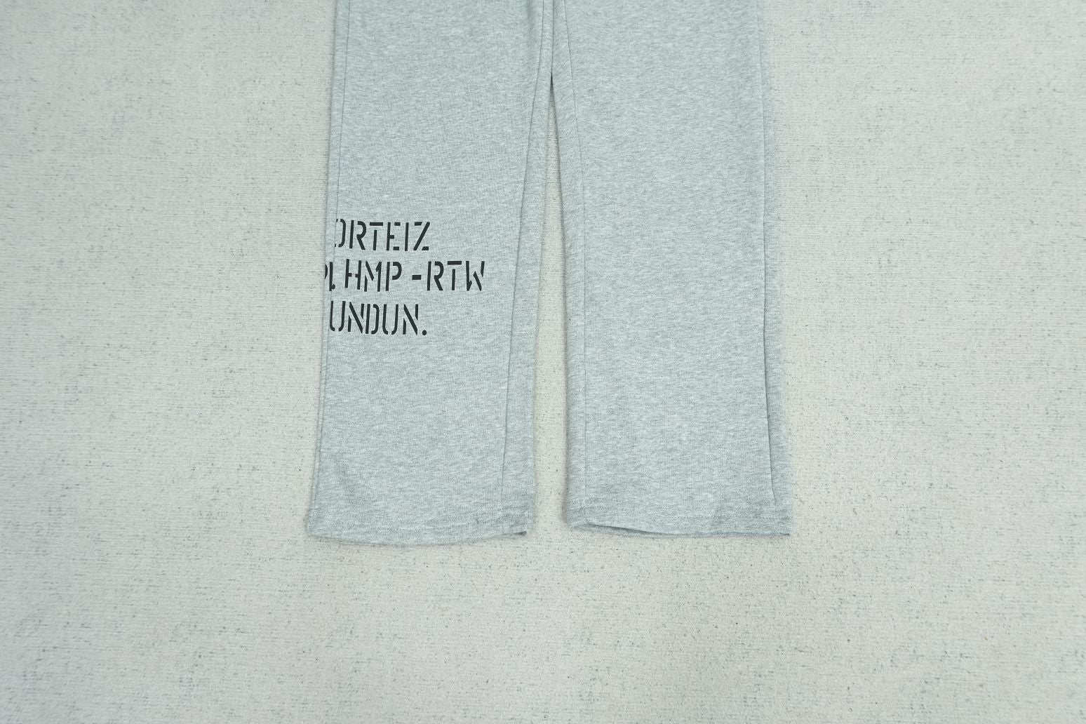 C - SWEATPANTS